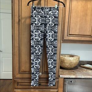 Stylish Black and White Patterned Leggings